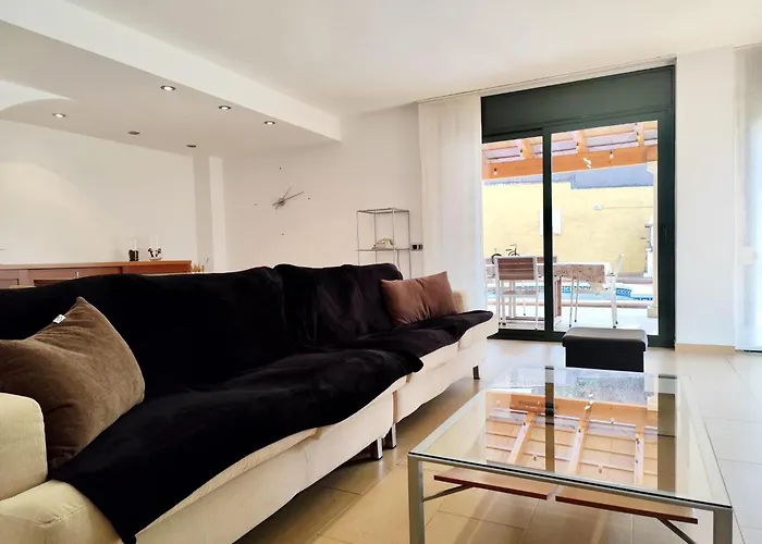 Casa Con Piscina *
